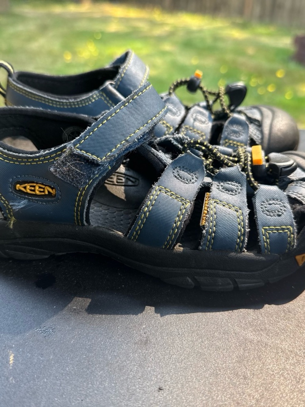 New-Keen Kids Navy Blue and Yellow-Accent Sport Sandals boys size-2